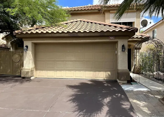 Big 4 Bedroom Property With A Pool